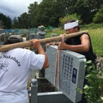 名張市安部田にて、霊標の追加彫刻（16.9.28）