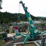 信楽町多羅尾　浄顕寺様にて　大島石の墓石を建立しました。