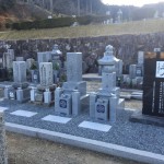 伊賀市長田の西蓮寺墓地にて、五輪塔とお墓を建立しました。　（愛媛県産・大島石）