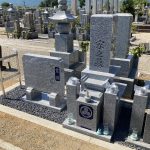 伊賀市小田町の開化寺様の墓地でお墓の工事をしました。スペースが狭くなったので、夫婦墓から代々墓へ変更しました。
