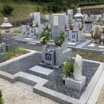 伊賀市長田の西蓮寺様の墓地でお墓の工事をしました。お墓が古くなってきたので新しい代々墓を建て直ししました。香川県産庵治石を使用しました。